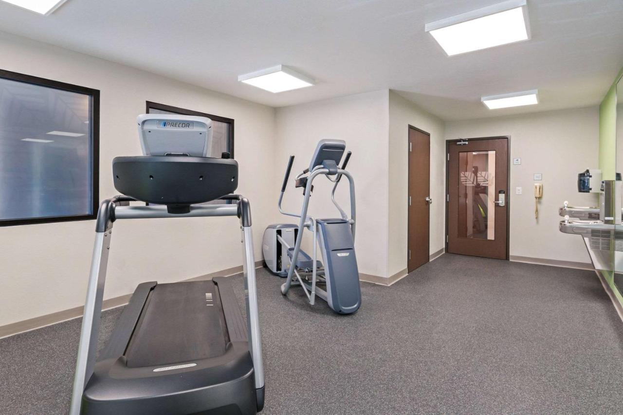 Woodspring Suites Davenport Quad Cities Екстер'єр фото